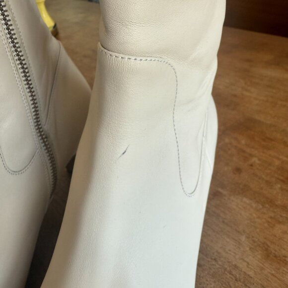 Vince - white leather heeled bootie with zipper - Picture 3 of 5